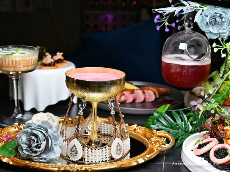 Luxy Vogue餐酒館｜台中網美餐酒館，小鮮肉和正妹調酒師，超美特色調酒結合美味創意餐點～