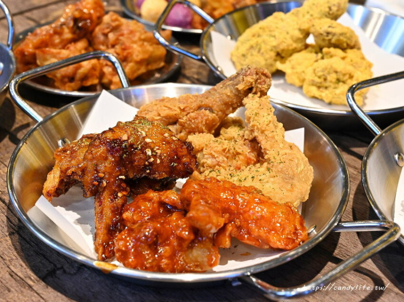 咕咕家韓式炸雞Pizza吃到飽｜台中韓式炸雞吃到飽，最低只要349元起，七種口味炸雞爽吃到飽，還有韓國魚板湯、披薩、炸雞奶油飯等任你吃～