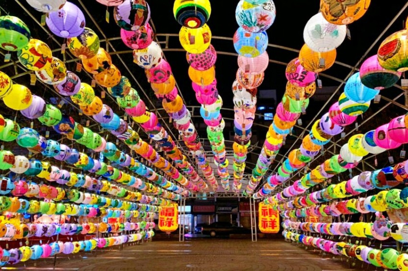 彰化公會堂祈福燈籠隧道｜虎年走春彰化景點，2022月影燈季八卦山天空步道.彰化建縣300年祈福