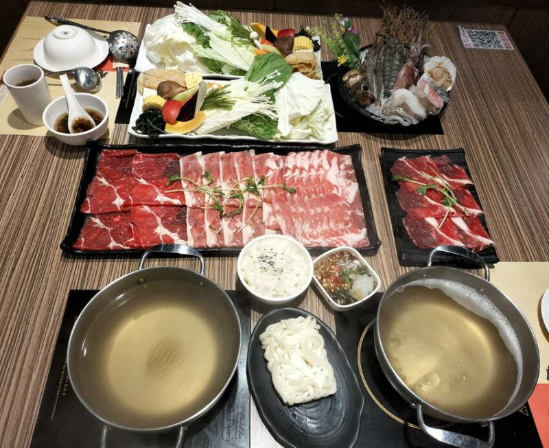 超澎湃的八仙海陸鍋vs肉狂總匯鍋你選哪一鍋-嘉義火鍋世家