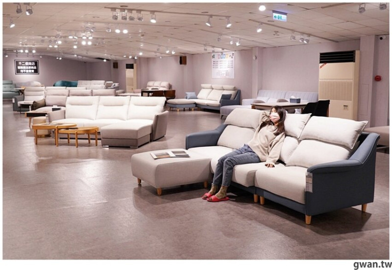 台中新開800坪家居館，免費試躺還有整層專屬停車場，買沙發就來這！