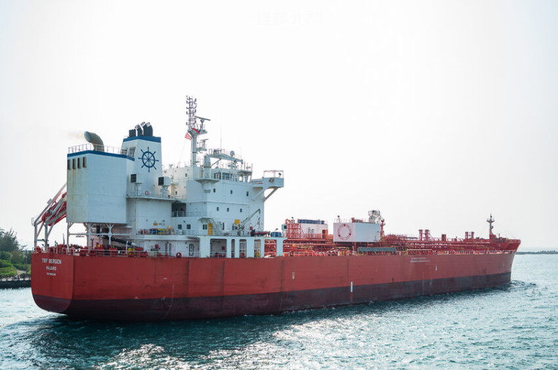 ｜高雄景點｜雄鎮北門，讓你近距離觀看超大貨輪進出港的絕佳景點 - Hallo！I'm 婷兒