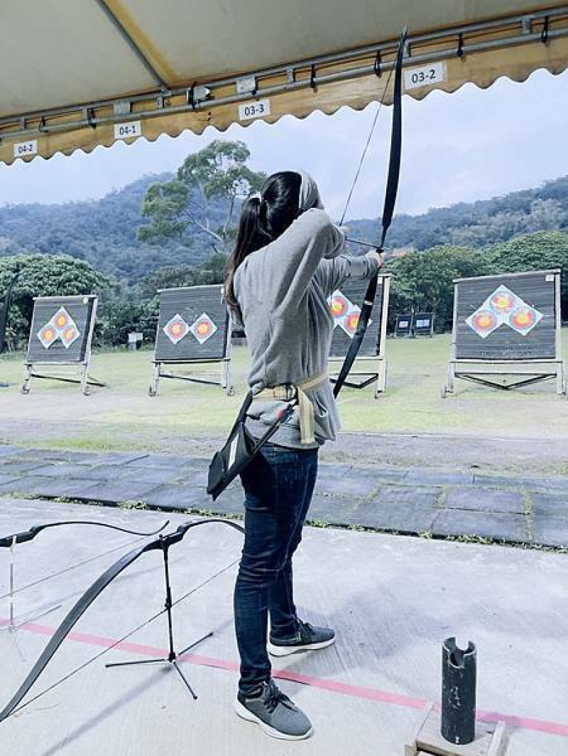 【J2 ♥ 去哪玩】台北景點│覺觀射藝-台北西湖射箭場│射箭初體驗
