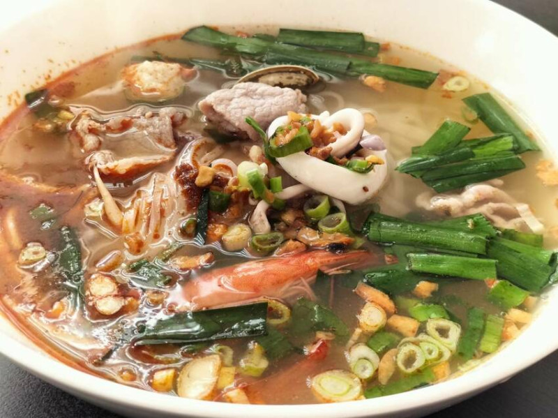 天氣熱就是要吃開胃的酸辣河粉-嘉義吳鳳小吃