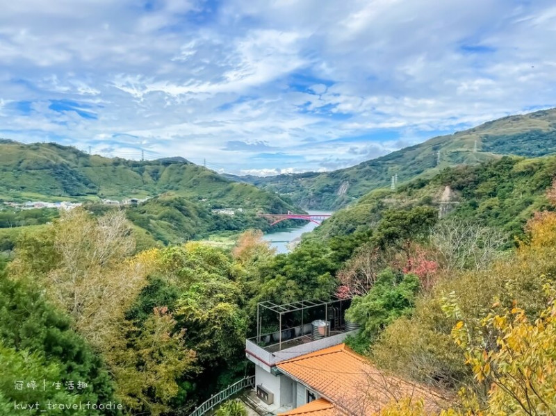 【小烏來天空步道】桃園復興區景點推薦，親子景點，森呼吸、欣賞壯闊瀑布之美！票價時間表