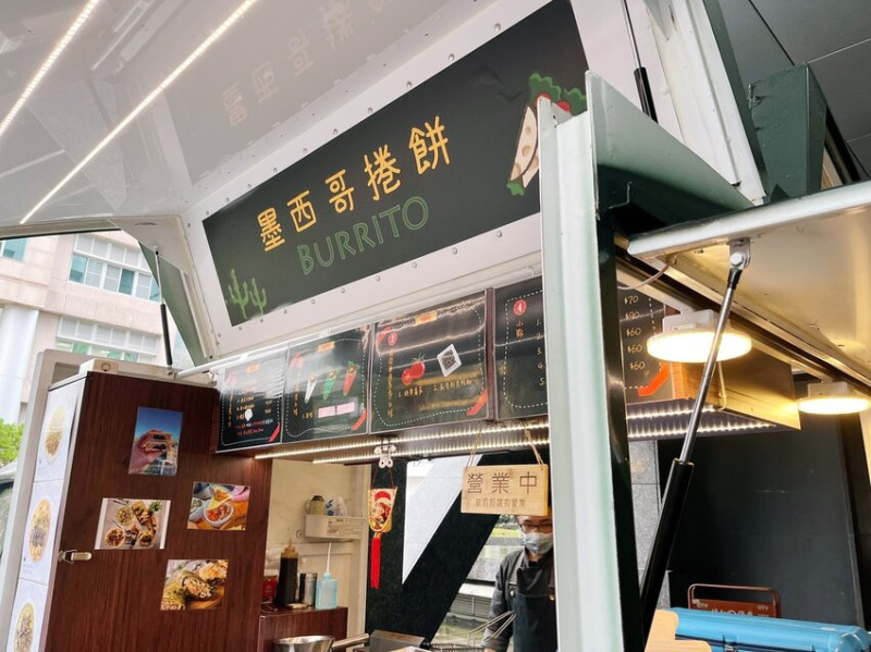 J老爹行走的伙房｜台北西湖捷運、洲子街美食｜墨西哥捲餅餐車、內湖午餐CP值高、免費飲料