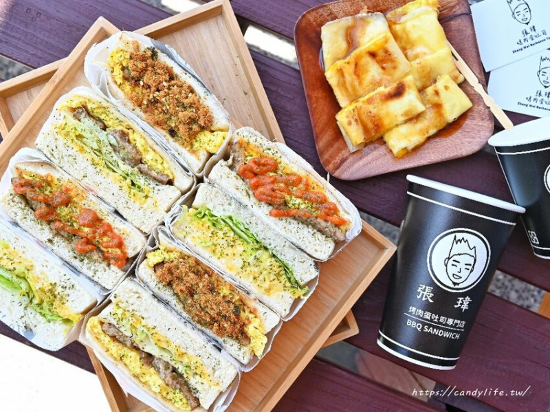 張瑋烤肉蛋吐司｜來自花蓮的人氣烤肉蛋吐司，在台中也吃的到，激推烤肉蛋吐司系列，料多到爆出來～
