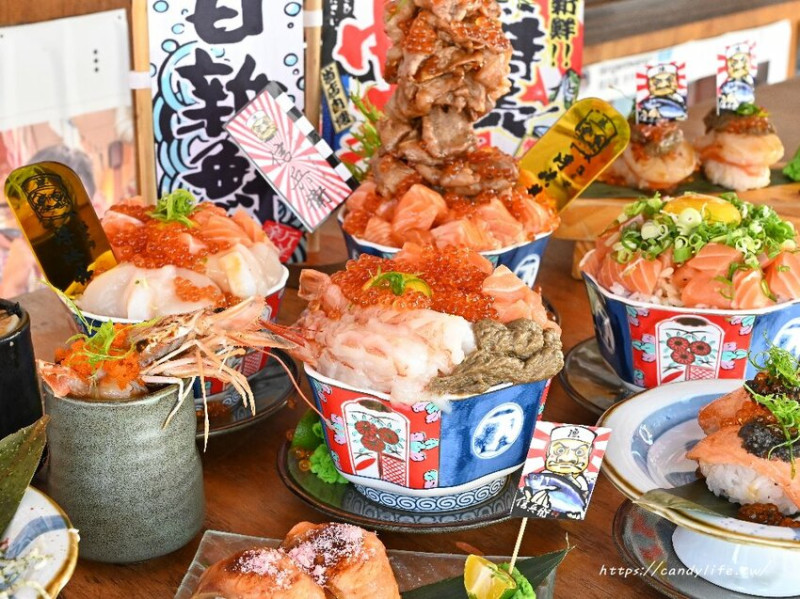 信兵衛｜台中超浮誇系列丼飯再推新品，超浮誇鮭魚系列丼飯，料多到滿出來，就是要讓鮭魚控爽吃一波～