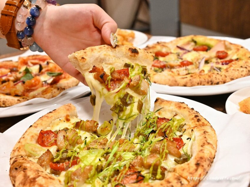 紅龜桂義台料理｜結合台式料理的創意披薩，現烤披薩只要1分半，還有推出真空冷凍披薩，加熱超方便！