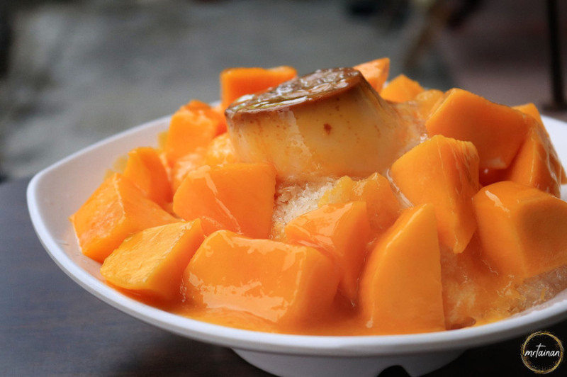 台南果汁冰店／少數開到深夜的冰店／夏季限定愛文芒果牛奶冰／50多年歷史老店／當天新鮮現煮近20種配料／連在地人都愛吃