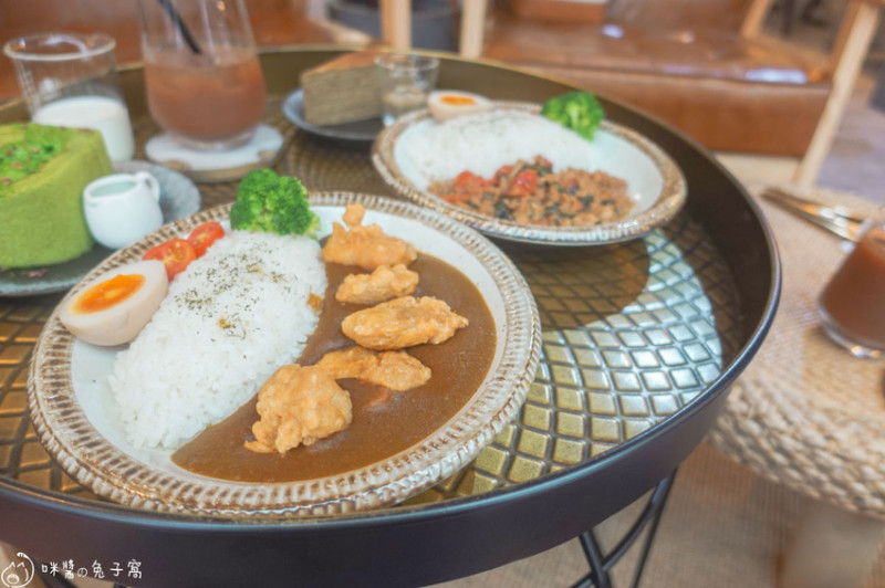 雙連美食。好啊Cafe  濃郁抹茶瀑布抹茶卷  還有帶著微辣濃郁咖哩的平日不限時咖啡廳