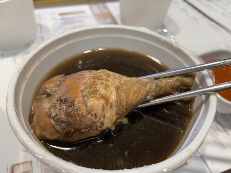 【台北士林美食】海友十全排骨，米其林必比登士林夜市必吃推薦，中藥湯頭甘甜肉大塊，養身就靠他！捷運士林站下車走路7分鐘