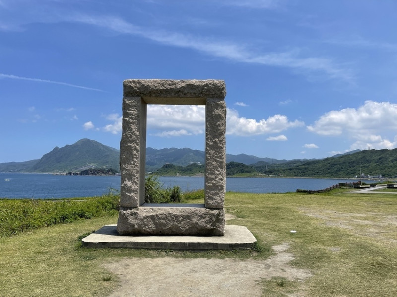 【基隆景點】潮境公園擁有基隆嶼浪漫美景與潮間帶戲水浮潛，飛天掃帚巨石相框必拍！