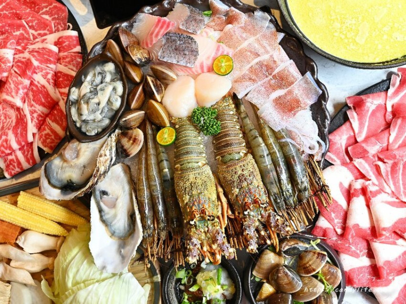 座上嗑個人石鍋｜台中火鍋吃到飽推薦，9種特色湯頭，激推雙人套餐，肉量多到爆！