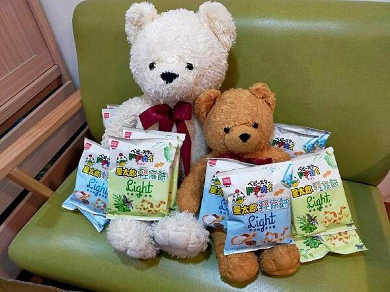 "零嘴開箱"想吃就來大口也不怕-星太郎輕條餅Light-香草普羅旺斯口味/黑胡椒沙漠湖鹽口味!!