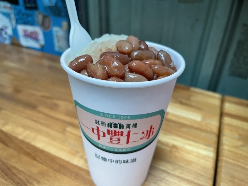 【台中北區美食】一中街老牌美食一中豐仁冰，簡單的酸梅冰讓人百吃不膩，76年傳承三代超級老店，台中必吃推薦
