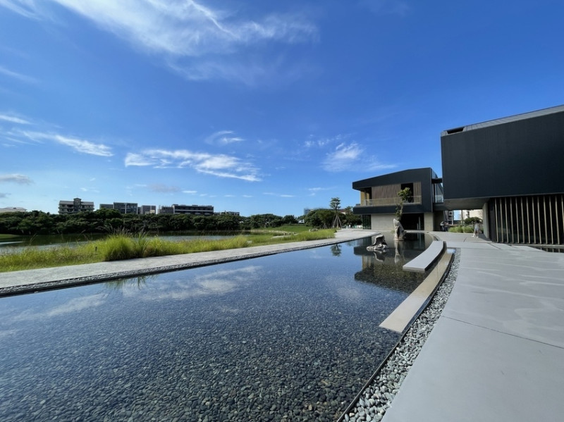 【桃園景點】橫山書法藝術館，青埔全新美拍景點，還有超大公園可以讓小孩放電，機捷A17領航站走路8分鐘