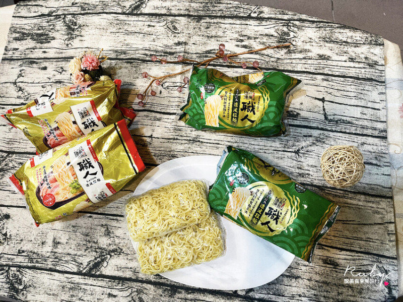 【全聯美食推薦】南僑讚岐職人造波拉麵，冷凍拉麵推薦，讓你不用去日本在台灣就可以品嘗日本道地拉麵好味道 ｜ Ruby說美食享受旅行(@tour_ruby530)