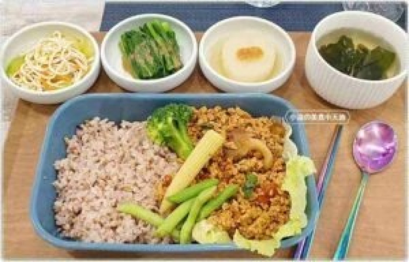 台中清新蔬食 唯美用餐氛圍 全素創意料理