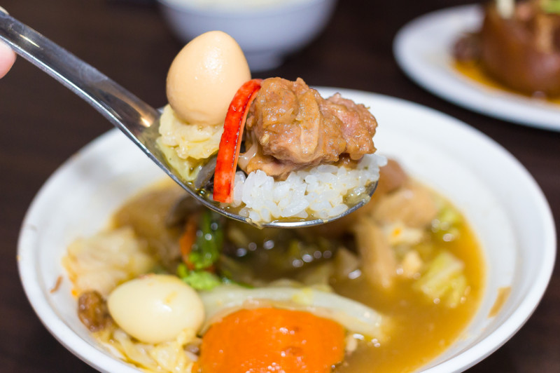 高雄三民︱洪家古早味什菜腿庫飯　有冷氣還很好吃的濃香料多古早味什菜！