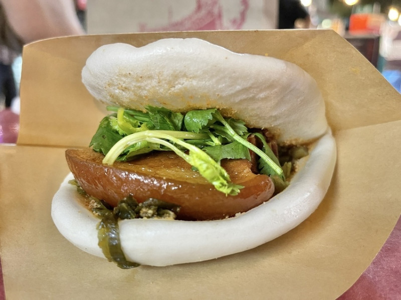 【台北萬華美食】源芳刈包，2022台北米其林必比登推薦，肥瘦肉適中大推綜合湯，華西街夜市必吃