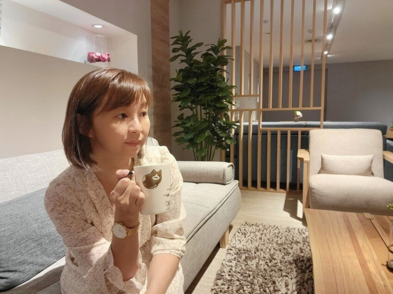 高雄家具推薦｜晶華傢俱深耕20多年，鳥松店上千坪舒適賣場，沙發、餐桌椅、床架、床墊、燈飾、家飾一站購足所需