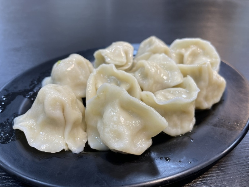  【台北中山美食】2022松江南京芳姐麵飯館，旗魚水餃扎實美味，超過30樣小菜任你選擇