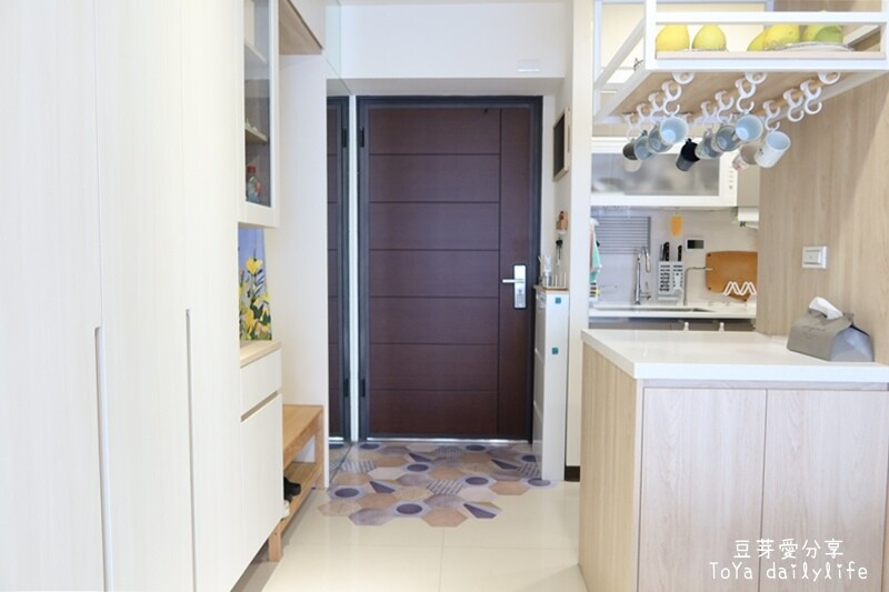 玄關裝潢細節分享｜房子再小也要有玄關：分隔居落塵區及居家空間 🌱豆芽愛居家關於裝潢