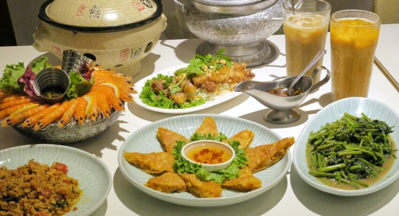 【PAPAYA泰式料理】超平價家樂福美食~泰式香米飯吃到飽泰式餐廳~高雄異國料理家庭聚餐、長輩慶生給你滿滿壽星優惠~