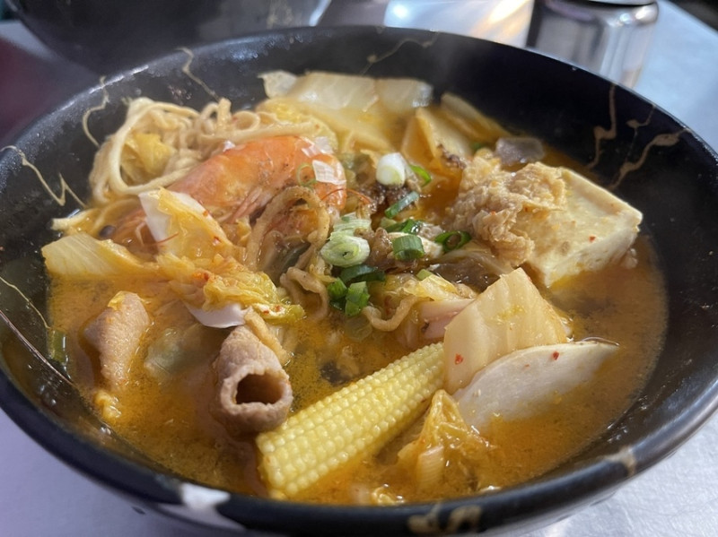 【台北中山美食】松江南京鱻味鍋燒意麵，現點現煮湯麵可分開放，料好味美不用100元！