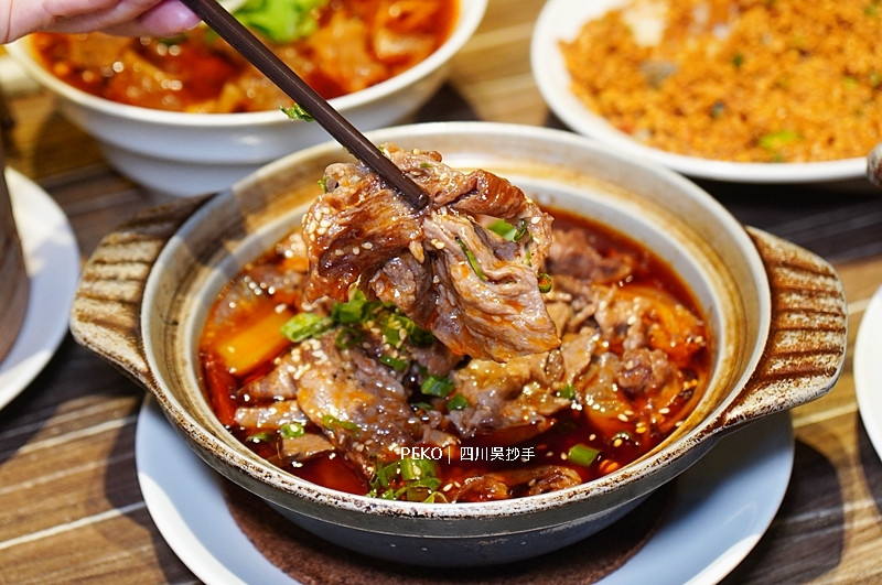 這家川菜厲害了，傳承三代，每到用餐時間就一位難求！