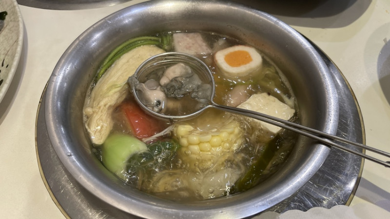 【新北中和美食】成記精緻鍋物，海鮮鍋物超美味是強項，捷運中和站附近4.4顆星好評
