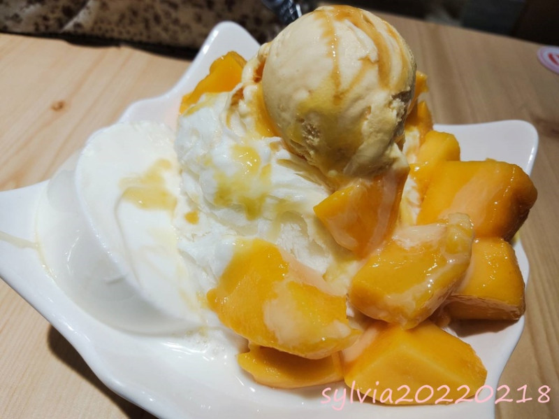 21街冰棧，中山站，吃冰啦各位!