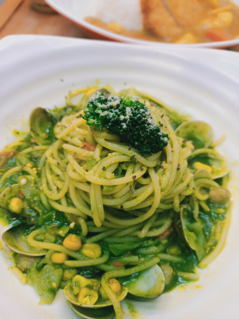 金老闆義日式料理．台中美食推薦｜CP值破錶/超平價．比吃早餐及便當還便宜還可以外送。PIZZA、義大利麵、焗烤燉飯、咖哩、 蓋飯、連烏龍麵都有！