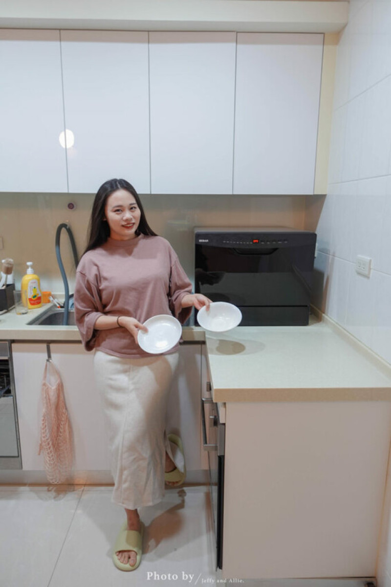 【質感家電】HERAN禾聯HDW-06BT010洗碗機，獨立熱風烘乾、UV殺菌燈、360度雙噴洗臂 ，洗碗＋烘碗＋碗櫥！