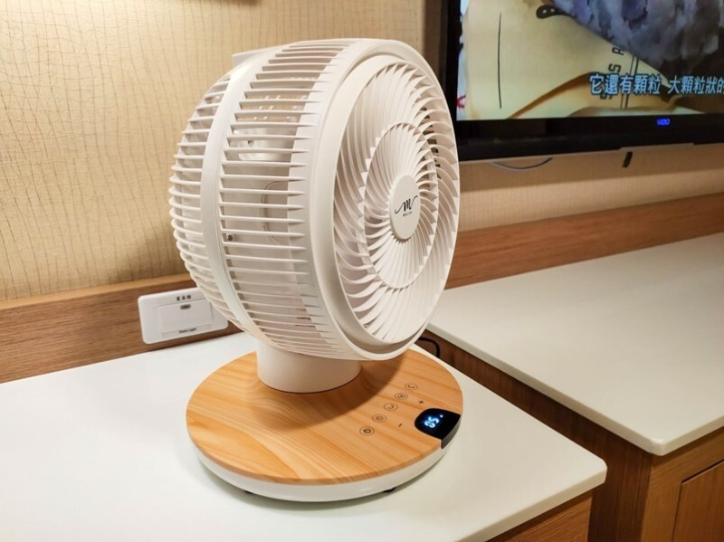 【開箱】MOLIJIA魔力家M187全自動DC直流變頻循環風扇木紋款，9吋桌上型好用DC風扇開箱