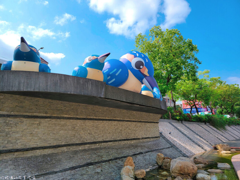 【新北市新莊區】2023中港大排光雕展「EyE在中港 睛彩光雕」即日起至3/26｜17:30-00:00亮燈