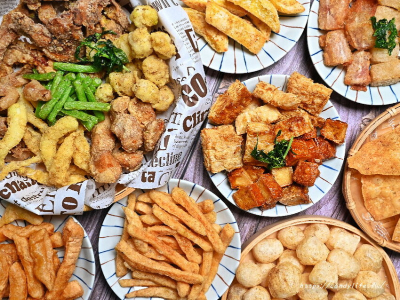 台中必吃鹹酥雞！激推蛋餅皮、黑輪片，台中必吃宵夜推薦～