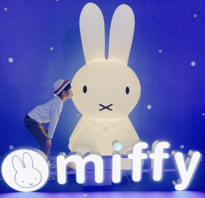 米飛兔特展全攻略~『玩玩兔⽶⾶創意展』跟⽶⾶兔開心互動，用創意迎接旺兔年！
