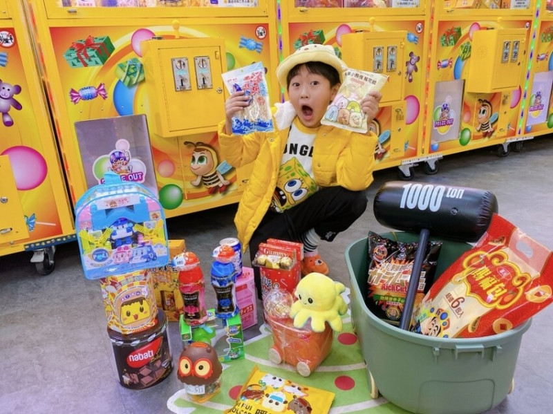 快夾攻略看這裡！台南夾舖子親子遊樂園～今年聖誕節就來這裡夾禮物吧！