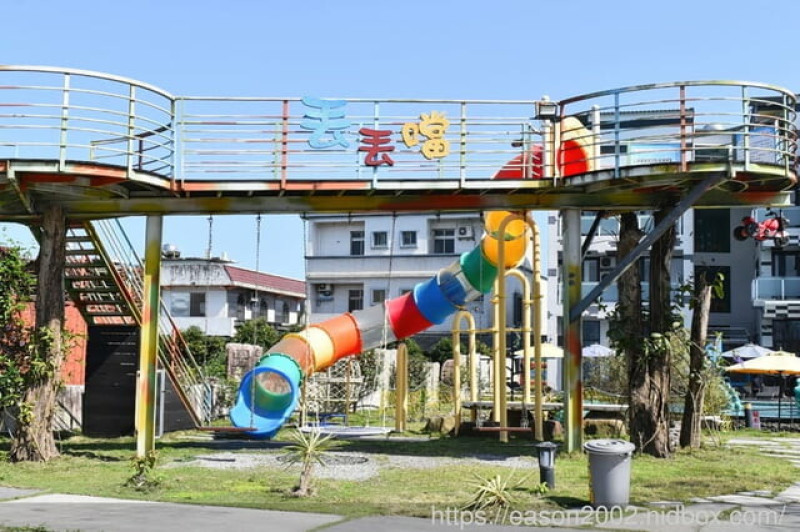 宜蘭冬山親子民宿推薦 | 丟丟噹親子樂園民宿 宜蘭百坪民宿 接近小動物 釣魚划船 奶瓶餵魚 網美拍照景點