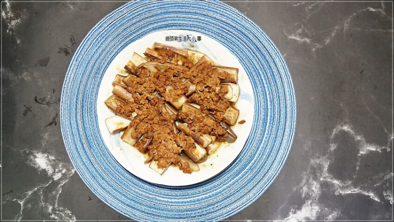 食譜｜超簡易電鍋料理，一秒就上手，素燥醬蒸茄子，好吃又美味