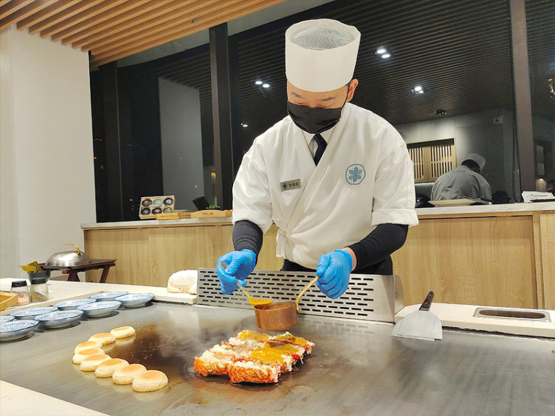 台北一位難求的爆紅鐵板燒，幾乎0負評的無菜單鐵板燒明水然•樂