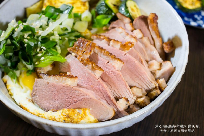 高雄鳳山︱感丼現食料理　平價好吃又飽足的丼飯料理，加飯加意麵只要１０元耶！！