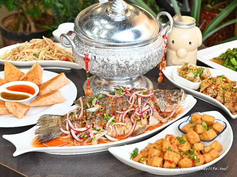 曼谷皇朝泰式料理｜台中高CP值泰式餐廳，免收服務費，平日午餐桌菜再享85折～