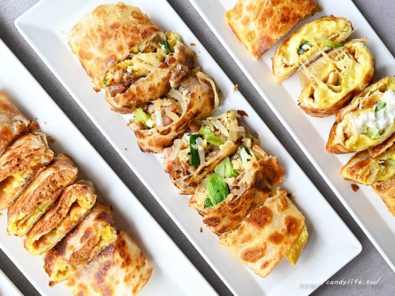 喜饌晨食｜有著台中最強創意酥皮蛋餅之稱，口味近50種，含有漢堡也是招牌，口味一樣多到爆～