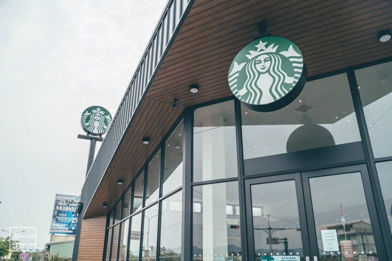 南投｜Starbucks【華陽門市】宛如山水畫走出來的特色星巴克 | 快門下的幸福
