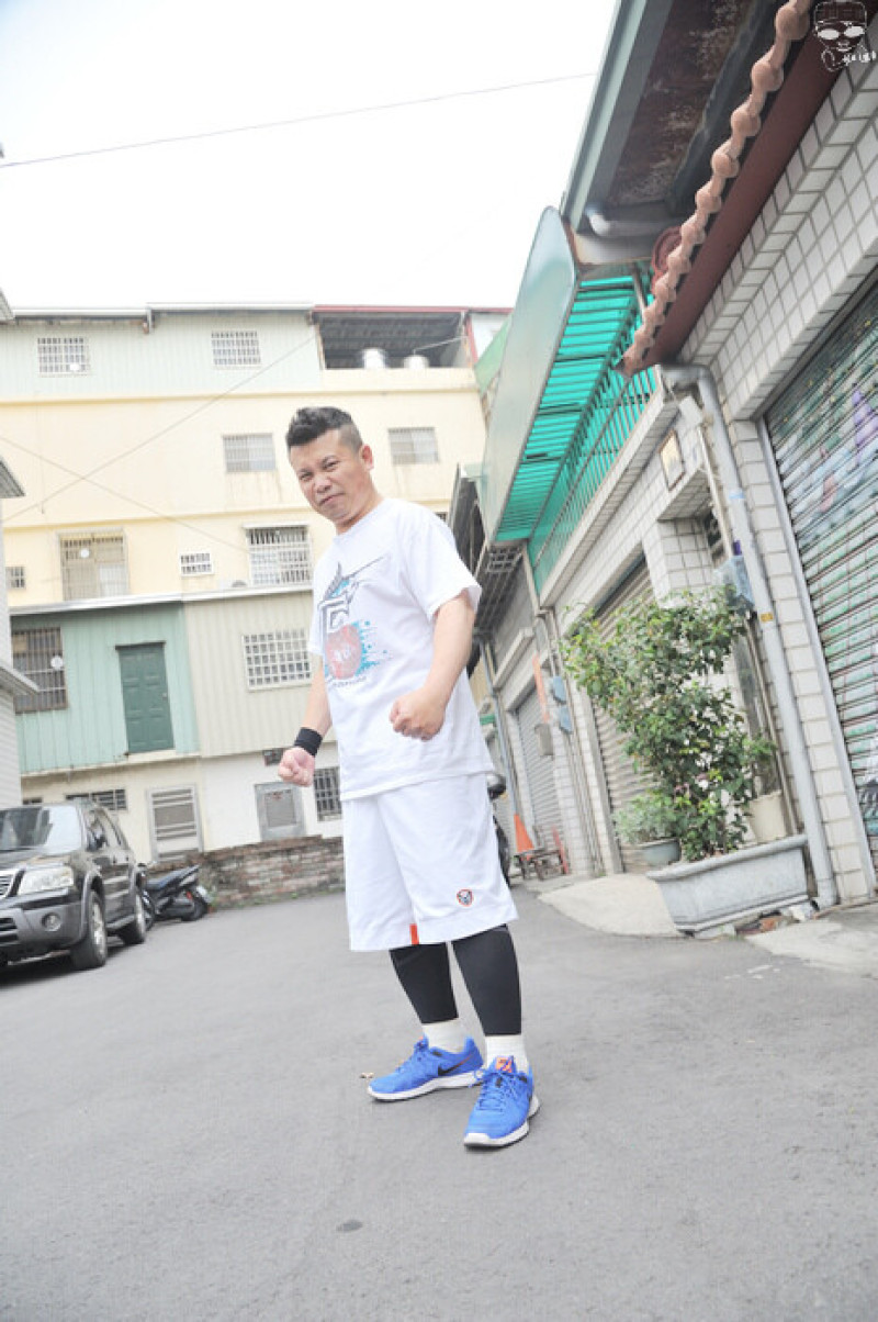 sNug新升級強肌力壓縮褲，滿滿的包覆，全褲加壓又透氣，長時間穿著都不用再怕鐵腿了^^