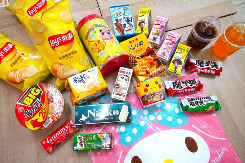 沙發馬鈴薯樂園尊賢旗艦店｜夾娃娃還有飲料喝到飽 24小時全年無休想夾多久就夾多久