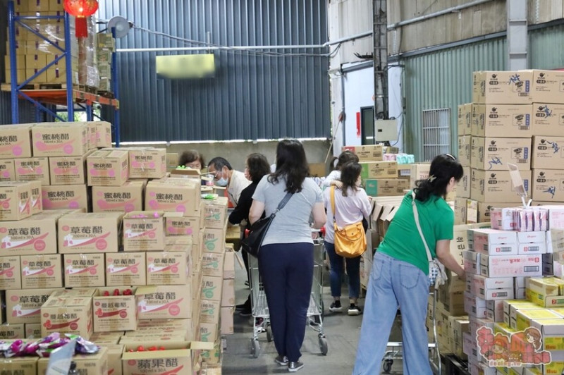 南台灣異國零食批發界的好市多！母親節活動滿額就抽價值5萬2的來回機票